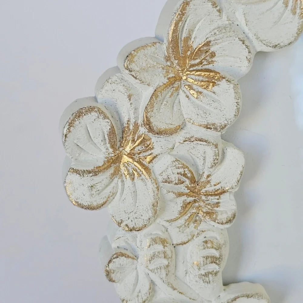 Set 2 White Gold Floral Plumeria Round Photo Frames Coastal Decor Shabby Chic‎